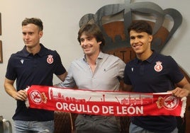 Rafa Tresaco, José Manzanera y Juan Larios en la presentación.