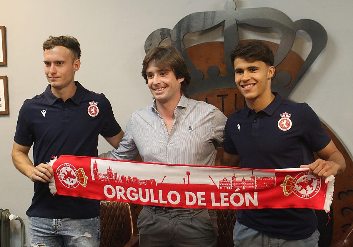 Rafa Tresaco, José Manzanera y Juan Larios en la presentación.