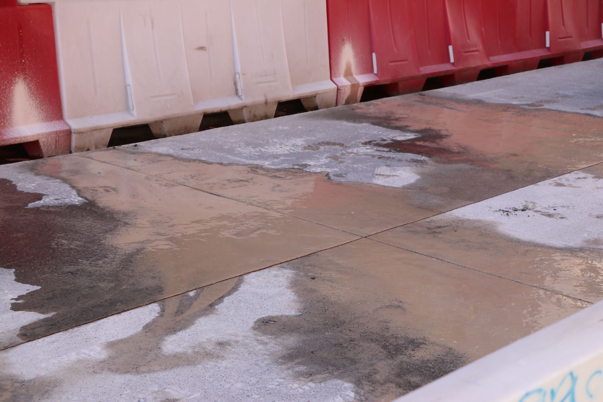 Las imágenes de la retirada de la plataforma en Arco de Ánimas