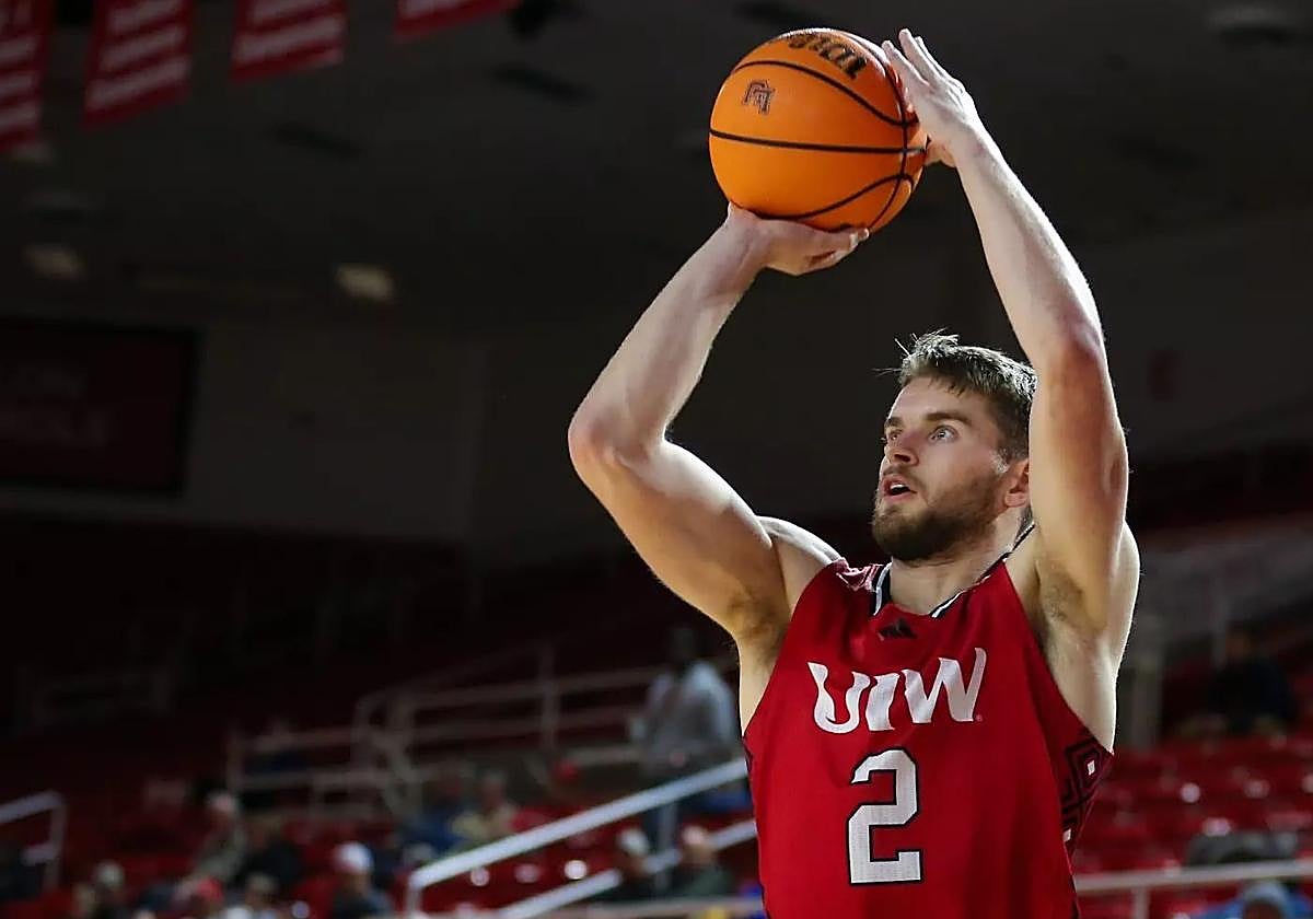 Dylan Hayman, nuevo alero de la Cultural.