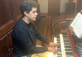 Carlos Bollo, durante el concierto en la iglesia de Santiago.