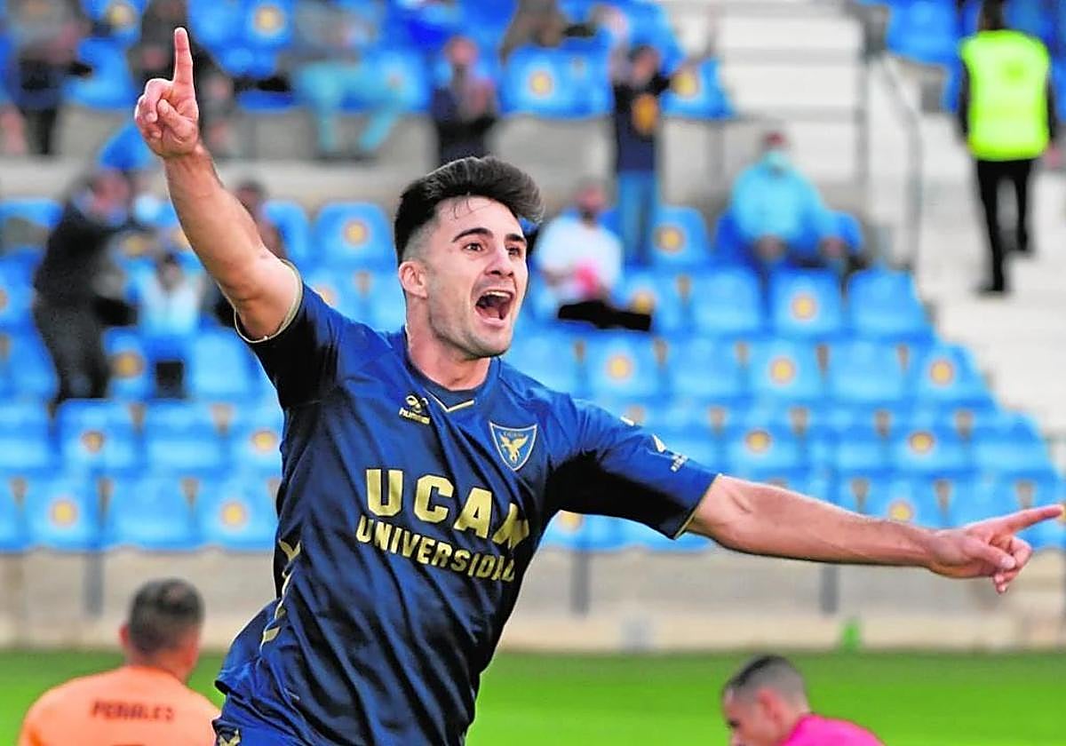 Imagen del centrocampista Xemi Fernández.