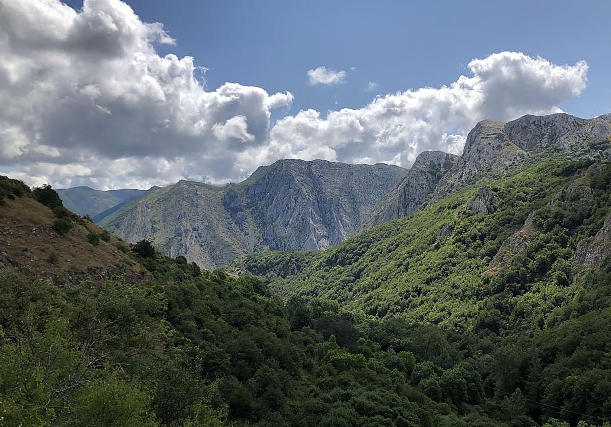 Cielos nublados y lluvias aisladas despiden la semana en León