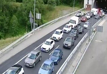 Otro domingo de retenciones para los leoneses que vuelven de Asturias