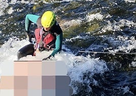 Intervención para el rescate del cuerpo de un hombre en el río.