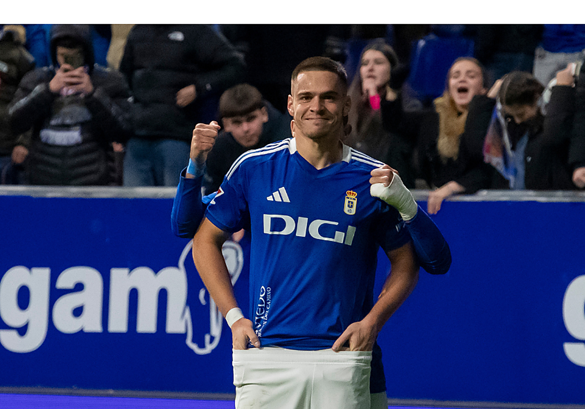 Daniel Paraschiv celebra un gol con el Real Oviedo