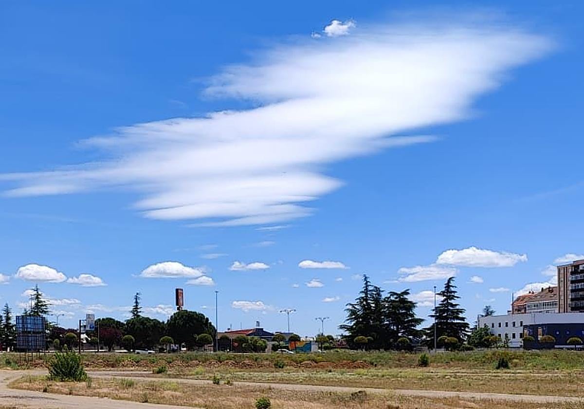 Cielos con nubosidad media y alta en León.
