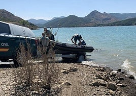 Dispositivo de búsqueda en el pantano del Porma.