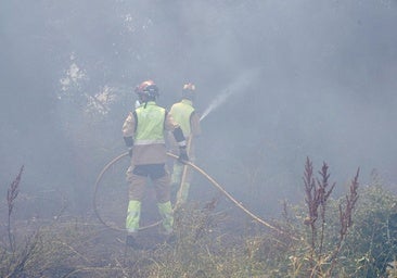Dos incendios intencionados en León y su alfoz en apenas media hora