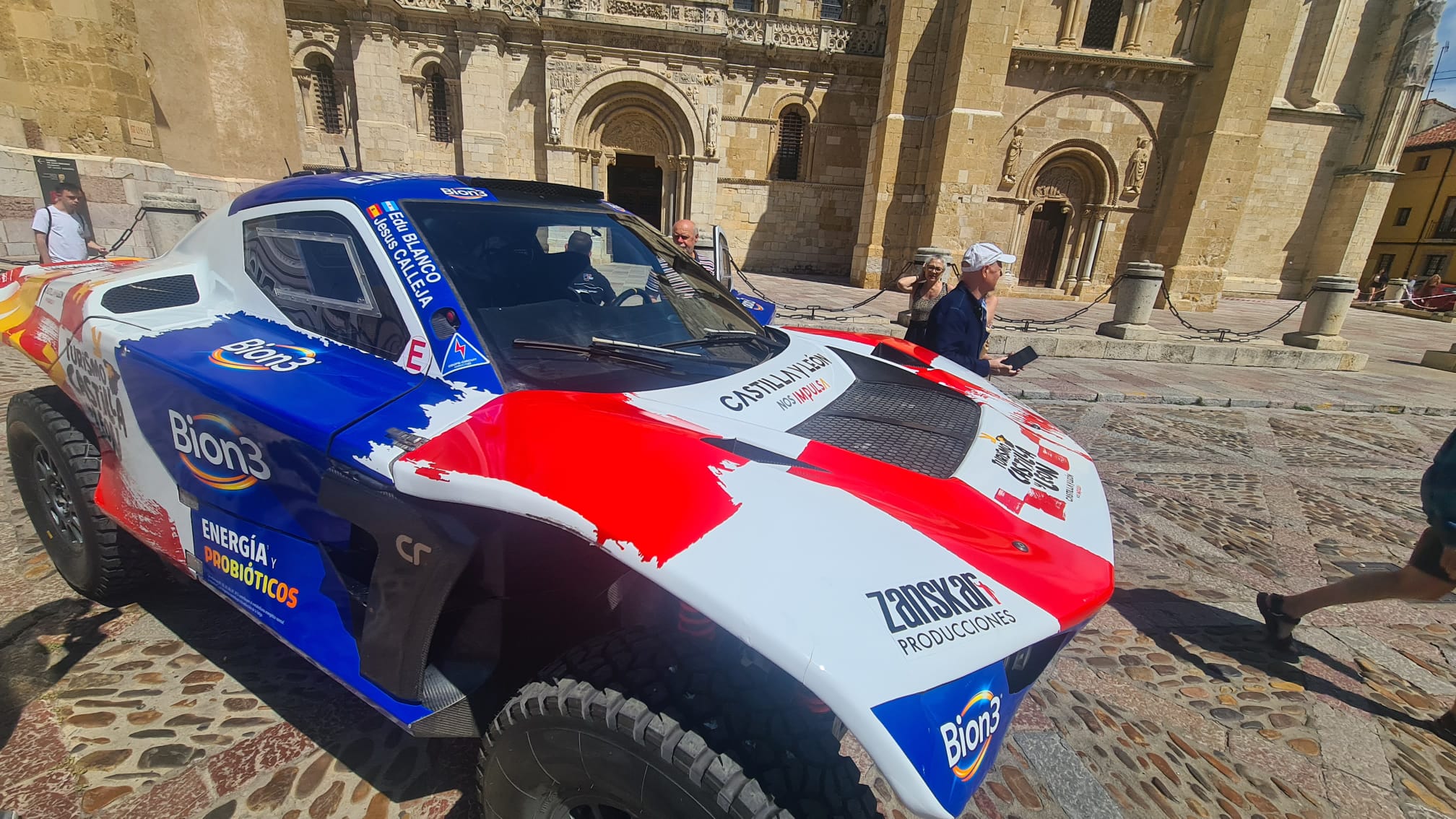 Así es el nuevo coche de Jesús Calleja para el Dakar 2026