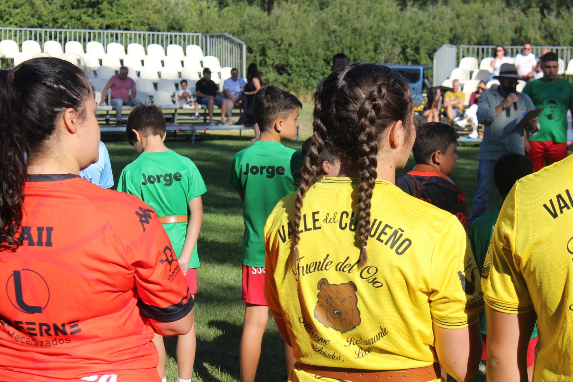 Un corro de homenaje a Jorge Iglesias