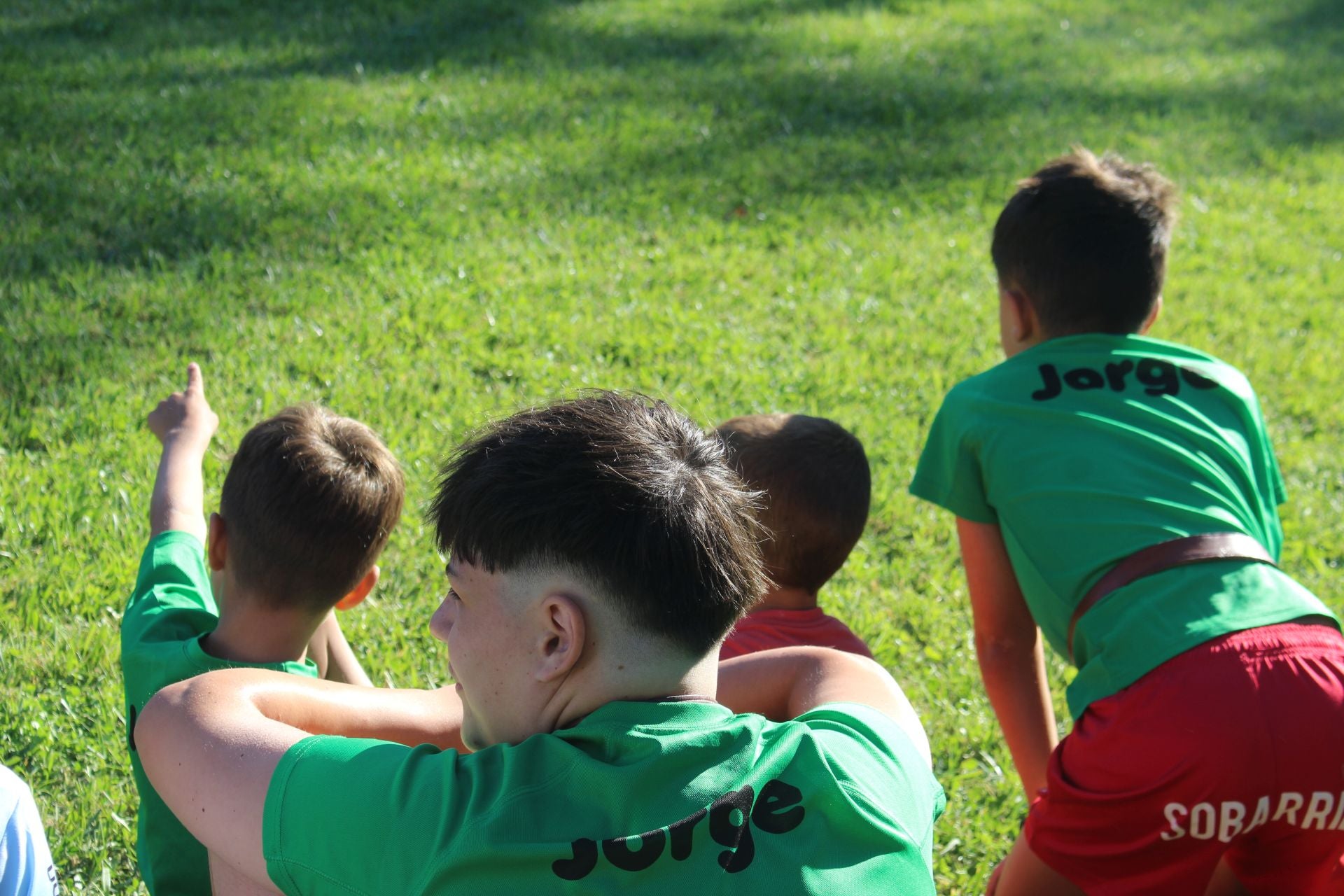 Un corro de homenaje a Jorge Iglesias