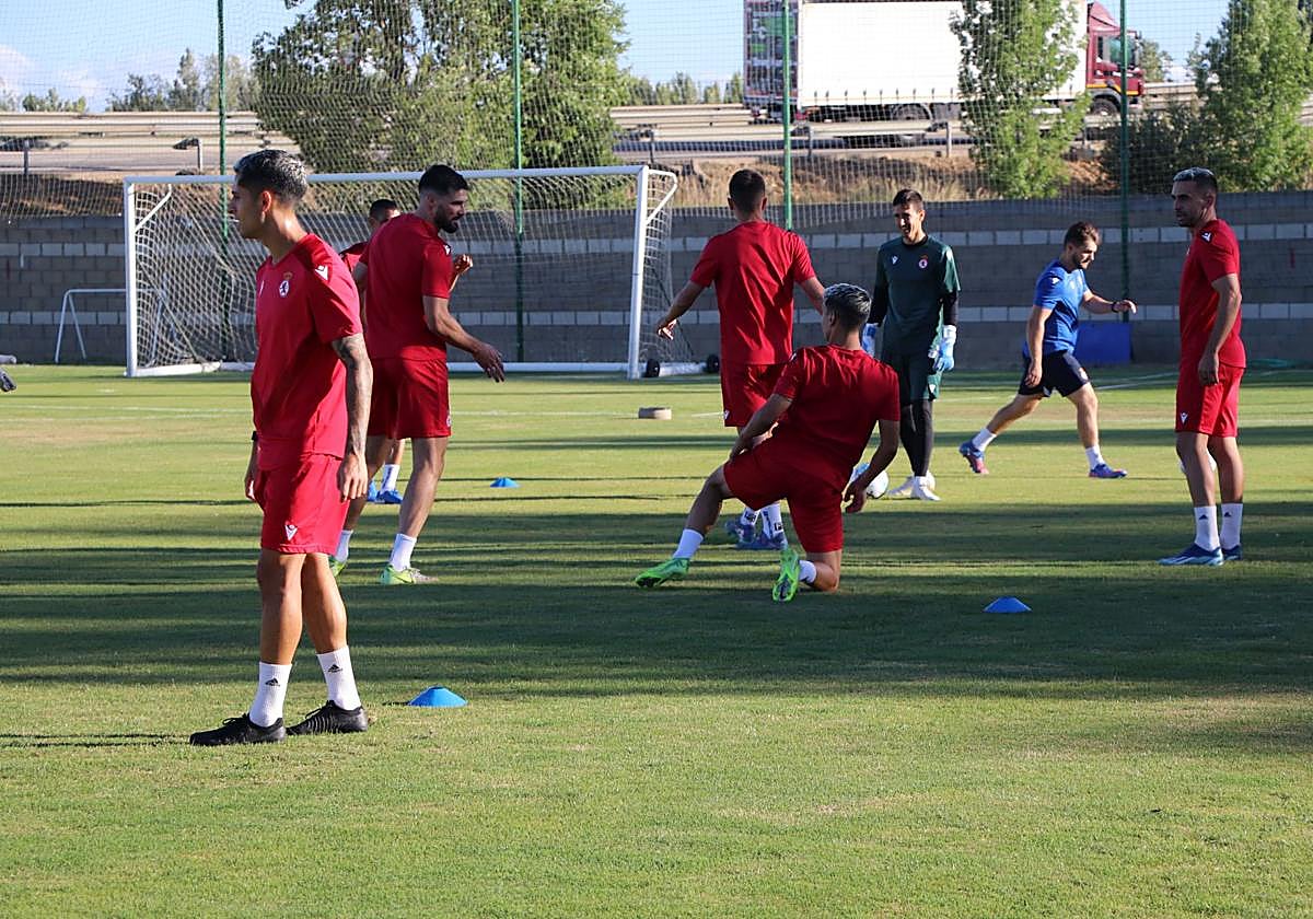 Las imágenes del entrenamiento de la Cultural y Deportiva Leonesa