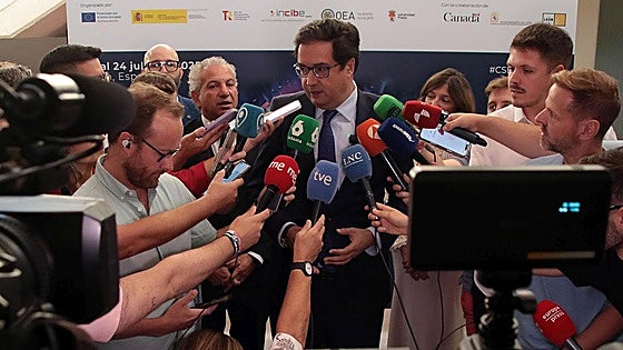 Óscar López asegura que el Gobierno tiene intención de negociar y aprobar unos presupuestos