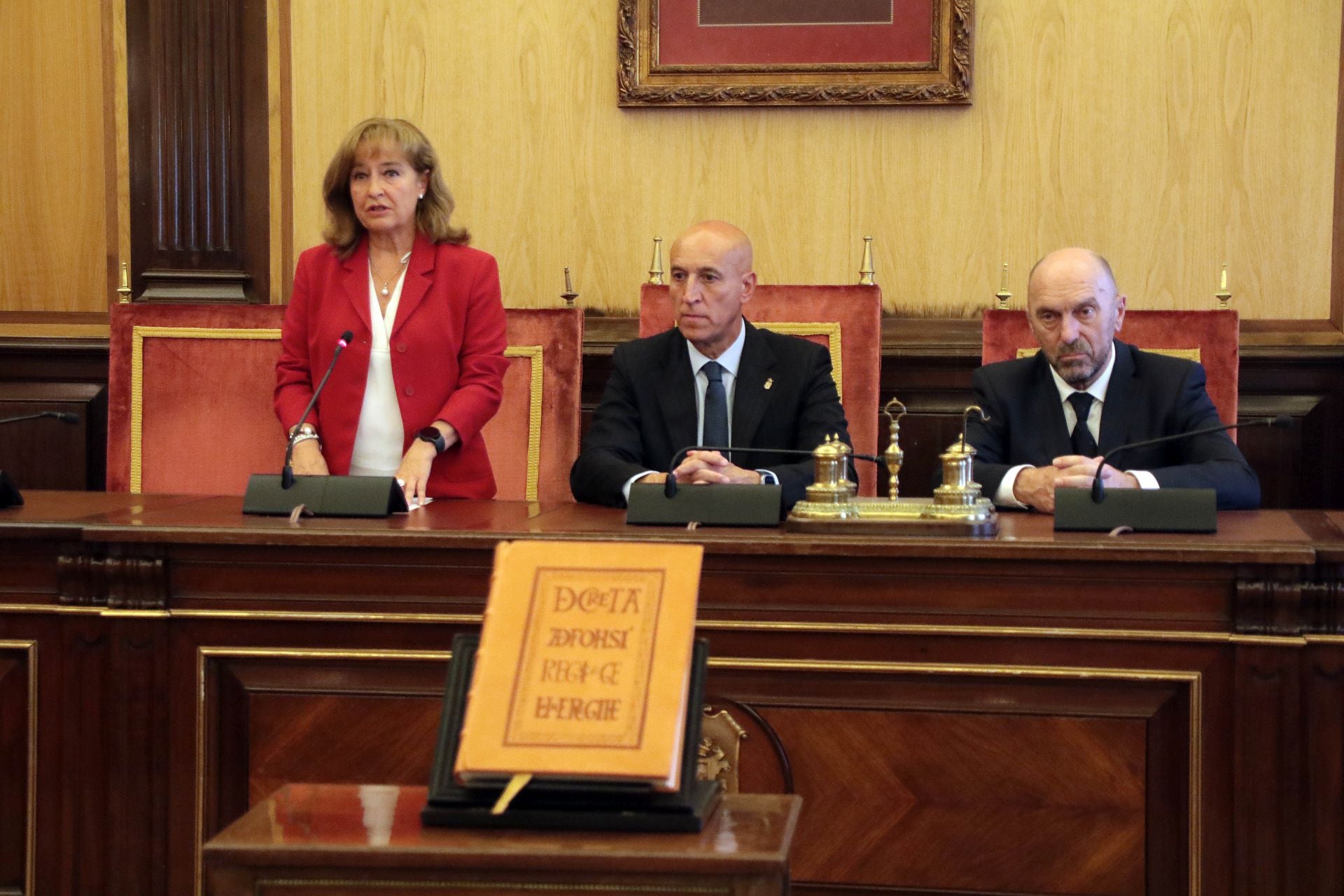 Las imágenes de la lectura de los Fueros de León