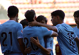 La Cultural celebra el gol ante el Pontevedra