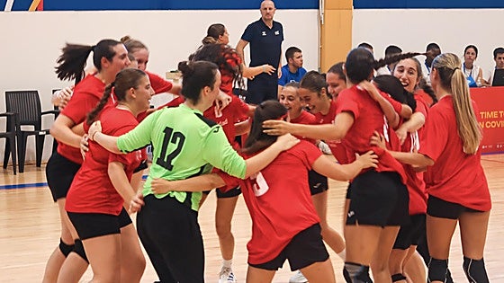 Histórica plata europea para el equipo femenino de balonmano de la Universidad de León