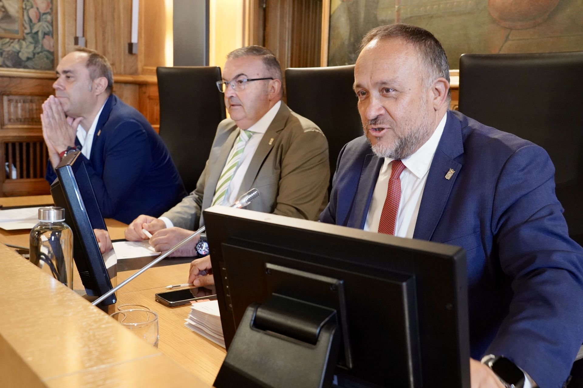 Toma de posesión de dos nuevos diputados provinciales en León