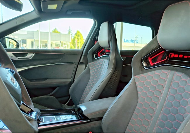 interior-Nuevo%20Audi%20RS%206%20Avant%2