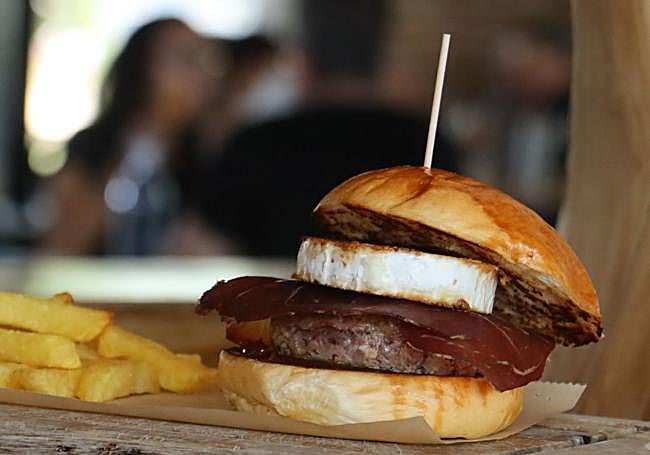 Imagen de una de las hamburguesas del restaurante.