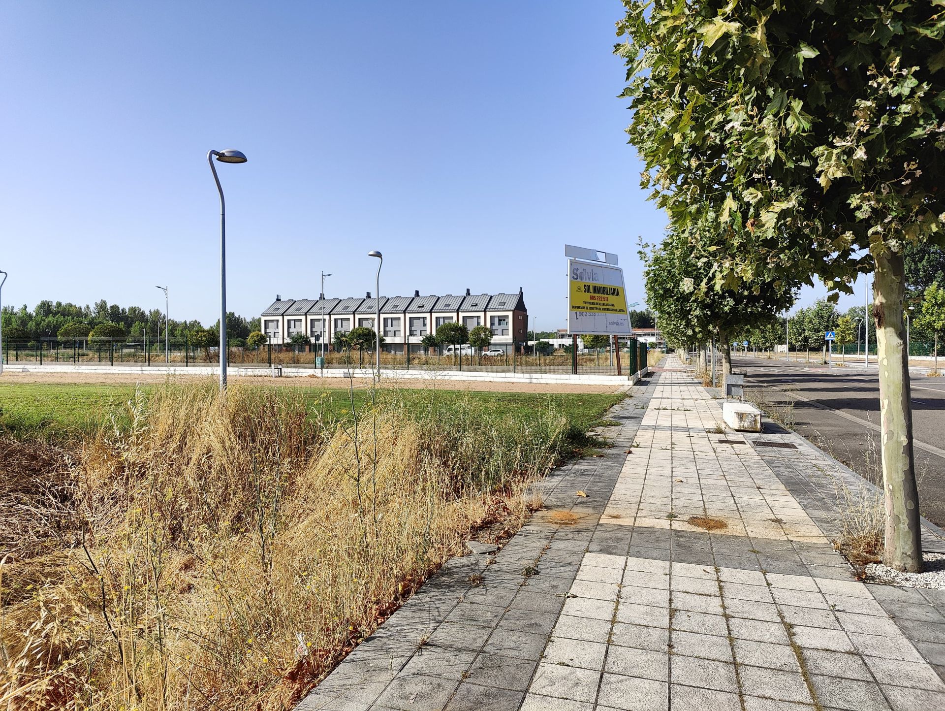 Los solares de La Lastra tendrán que estar vallados