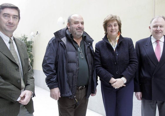 Porfirio Díez, entre José Ángel Arranz, y María Jesús Ruiz e Ignacio Castresana, en la presentación del balance del Programa 'Espacios Naturales contra el Cambio Climático« en 2011.