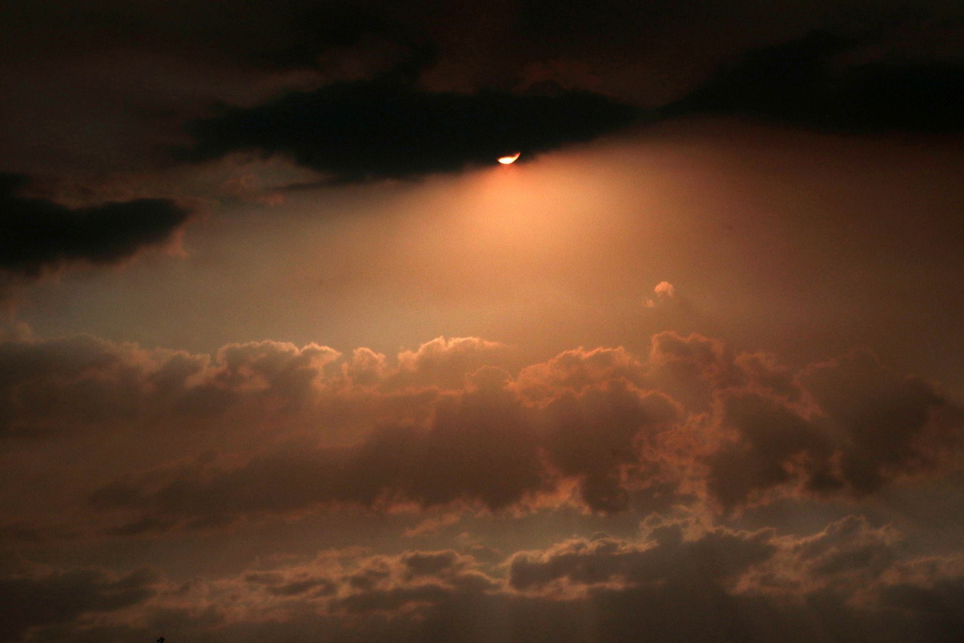 El humo de los incendios llega a León capital