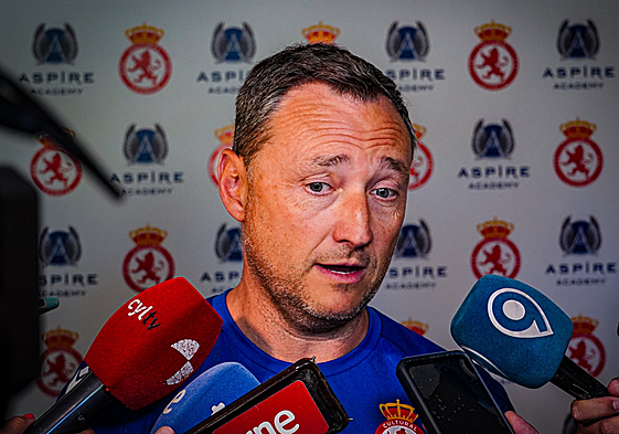 Raúl Llona, en una comparecencia durante la pretemporada