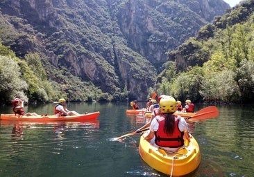 Trasladan un campamento de niños por precaución ante el fuego de Yeres