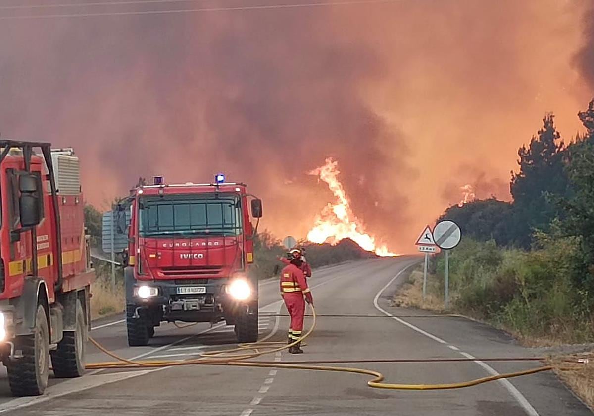 Casas afectadas por el incendio en el pueblo de Las Médulas.