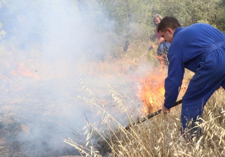 Un joven de 35 años muerto y dos heridos graves en un incendio forestal en León