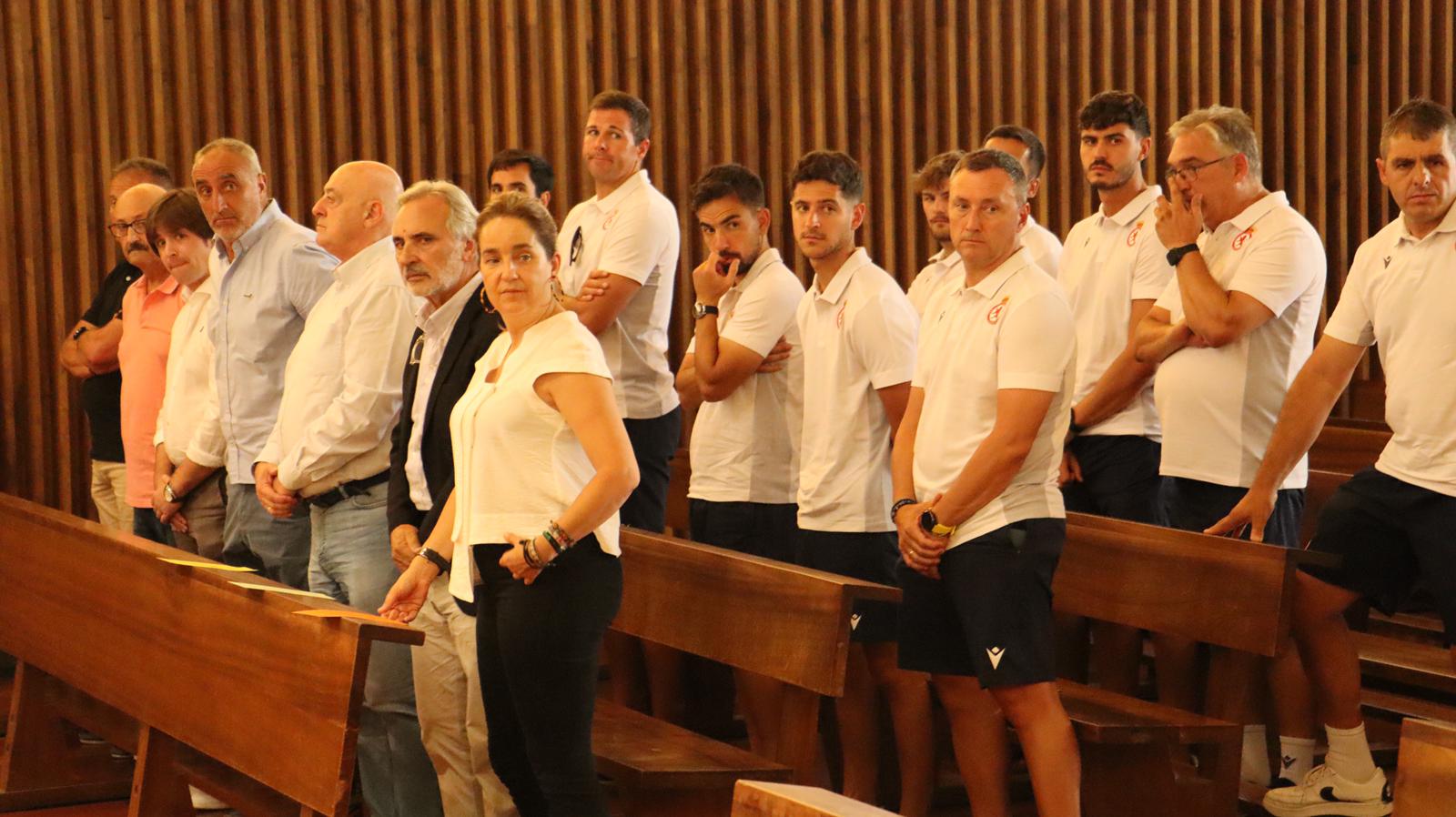 Tradicional ofrenda floral de la Cultural a la Virgen del Camino
