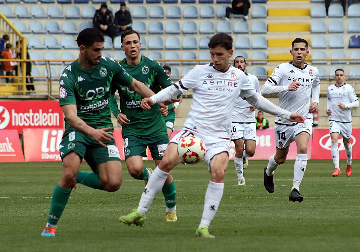 Luis Chacón, en un partido con la Cultural la pasada temporada