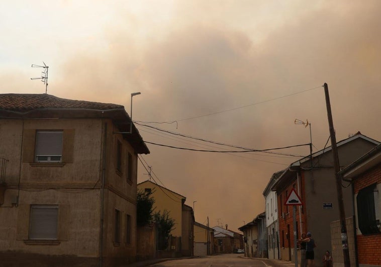 Incendio forestal en la Valdería (León): «El fuego se lo ha llevado todo. No ha dejado nada»