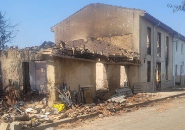 El fuego arrasa con multitud de viviendas en Palacios de Jamuz