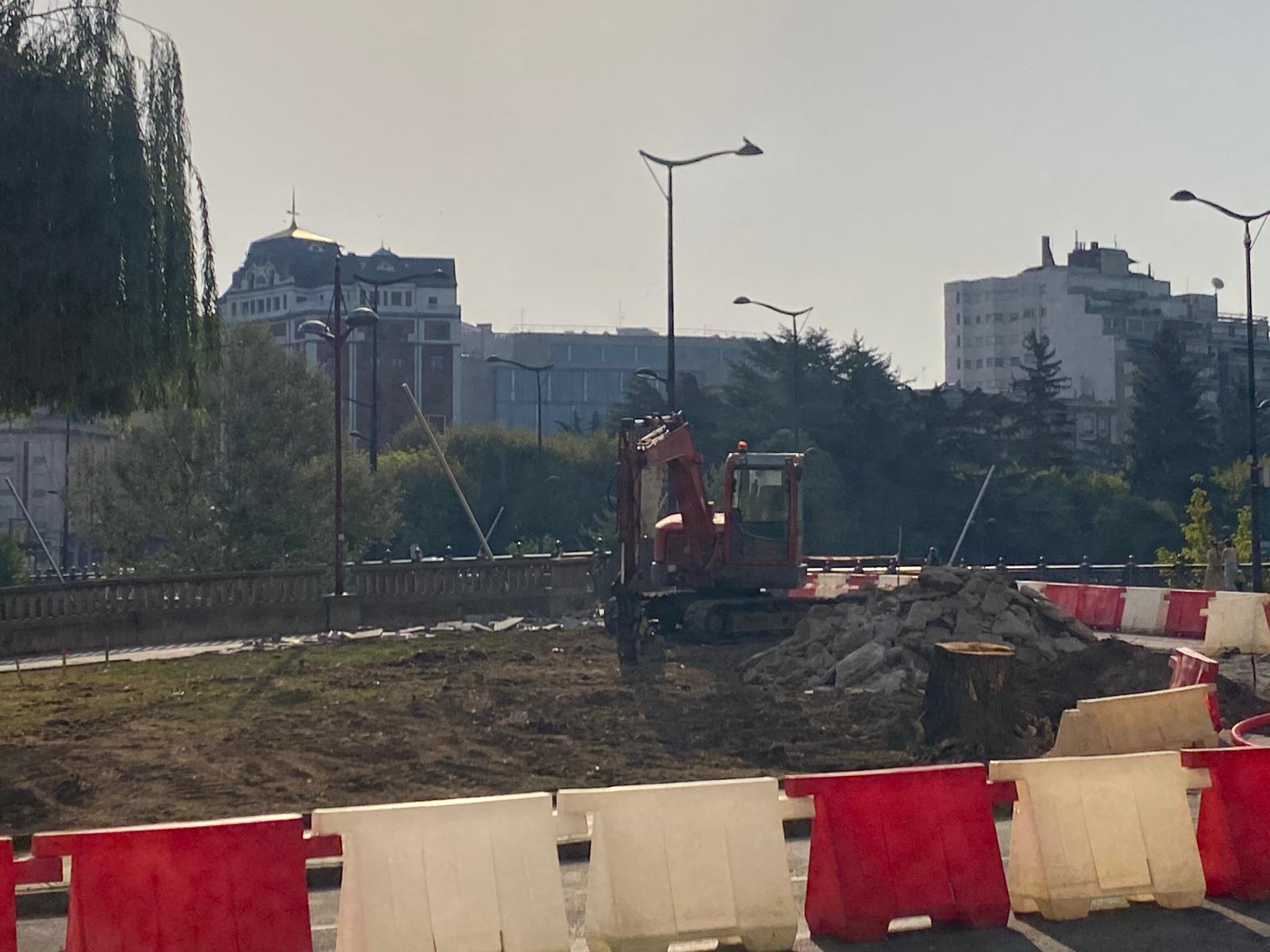 Imágenes de la obra en el Puente de los Leones