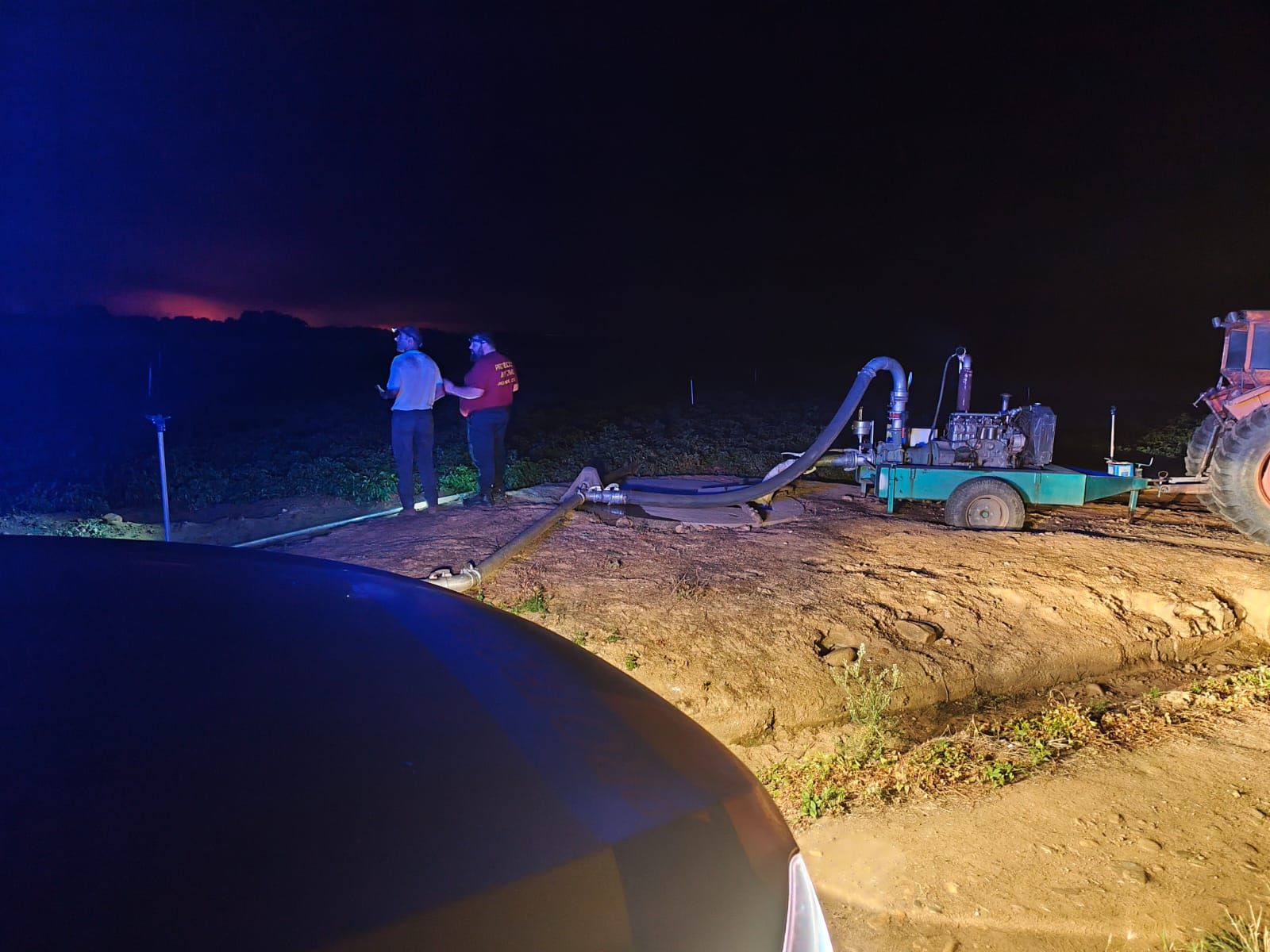 Imagen de la elaboración del cortafuegos con el que evitaron el fuego