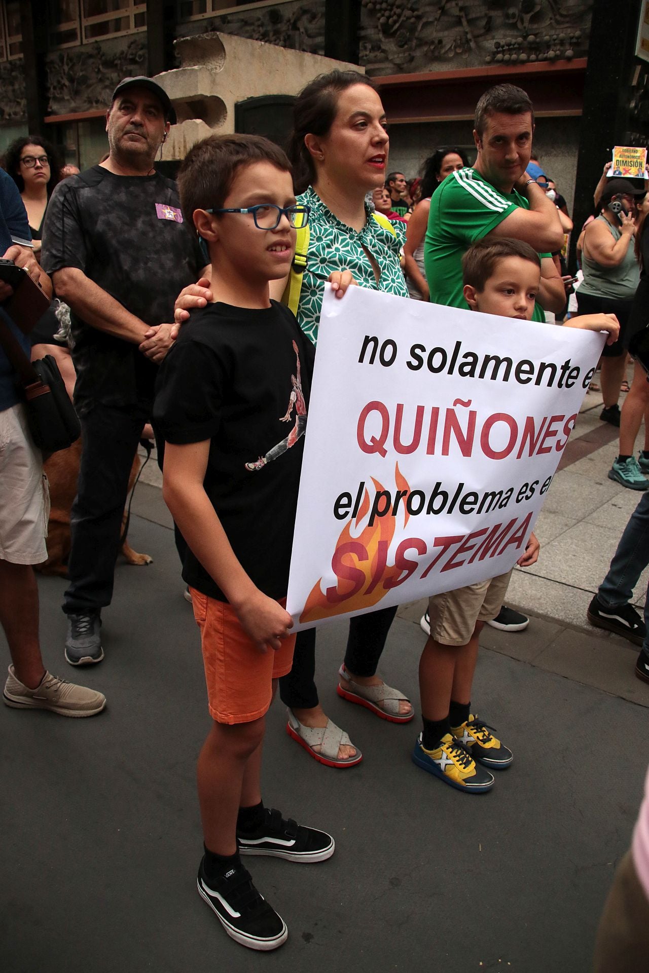 Miles de personas claman: «El monte es del pueblo leonés»