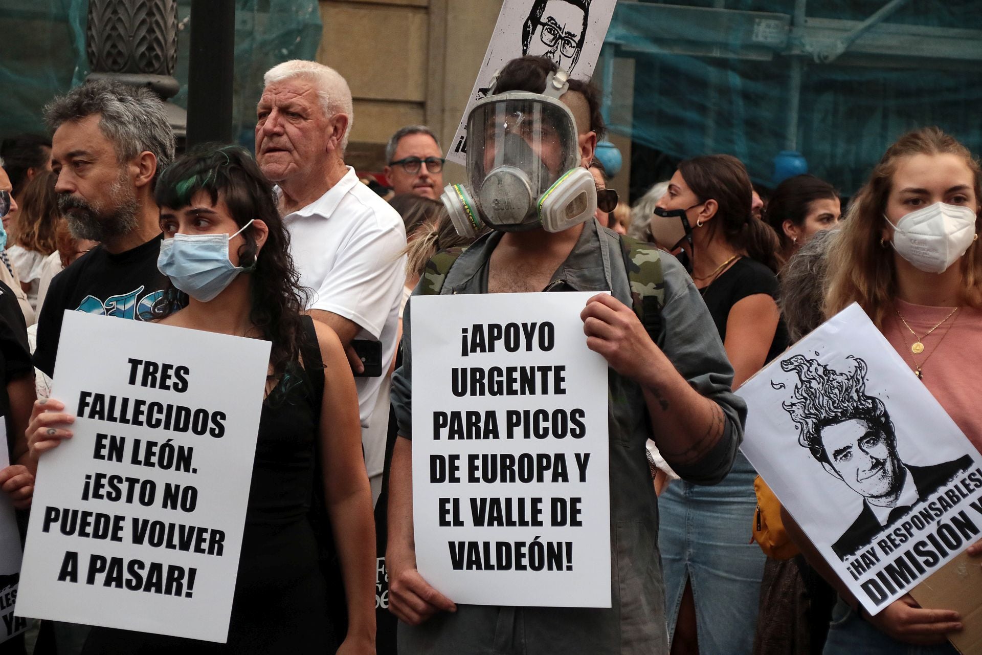 Miles de personas claman: «El monte es del pueblo leonés»