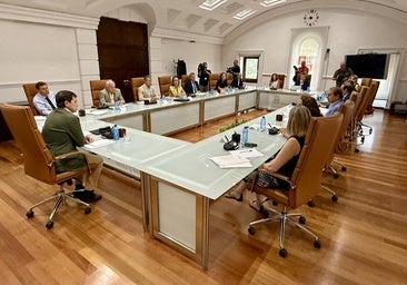 Primeras ayudas urgentes para los afectados por los incendios: 100 millones de euros de la Junta