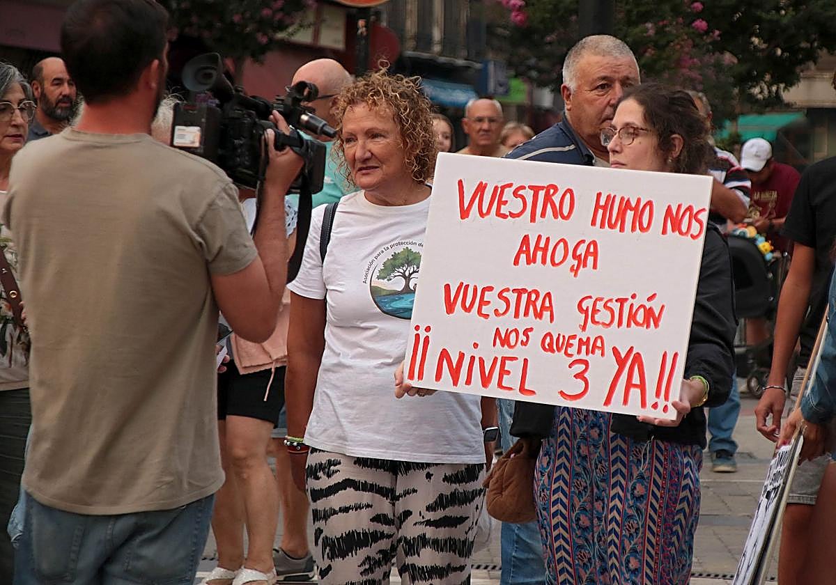 La Bañeza exige el nivel 3 de emergencia por los incendios de la provincia