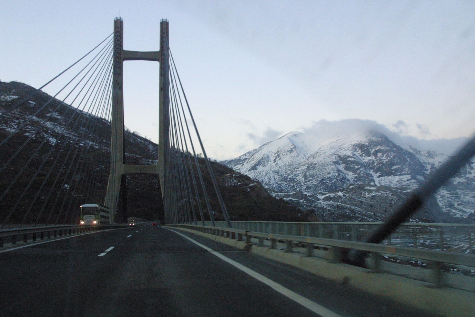 Un puente de récord y de libro