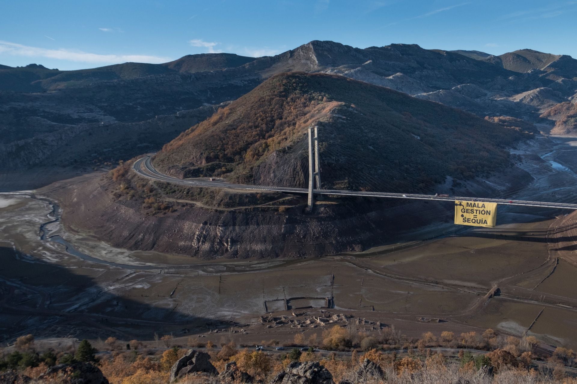 Un puente de récord y de libro