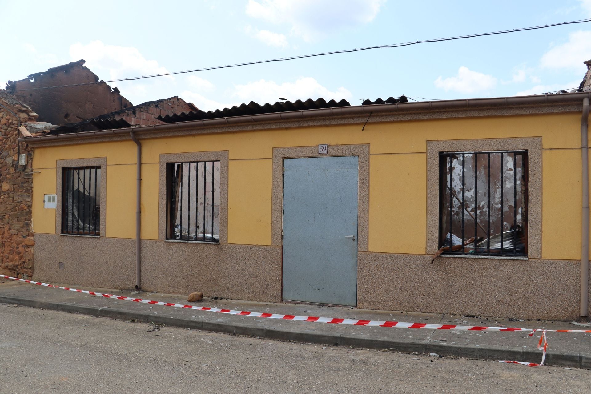 Castrocalbón intenta levantarse tras un desolador incendio