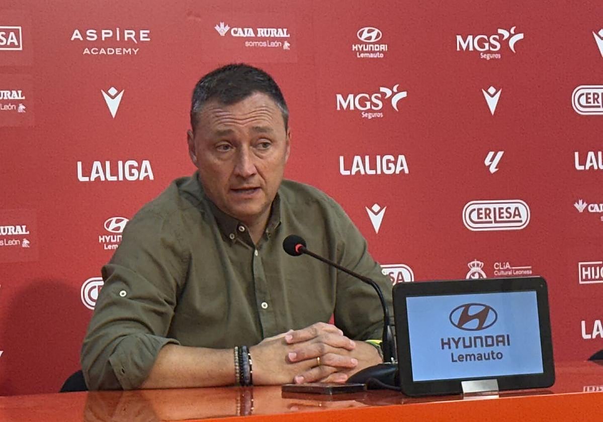 Raúl Llona, entrenador de la Cultural.