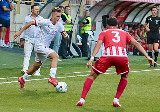 Rafa Tresaco, en una acción de partido.