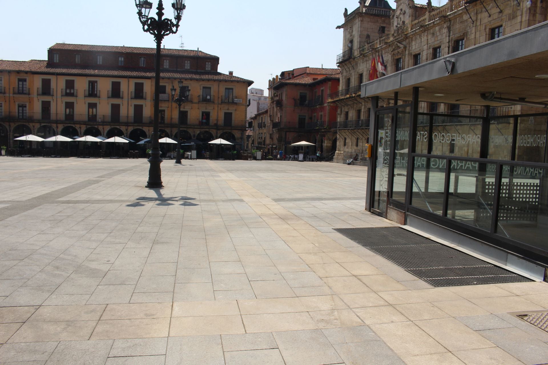 La Plaza Mayor de León luce reformada al completo