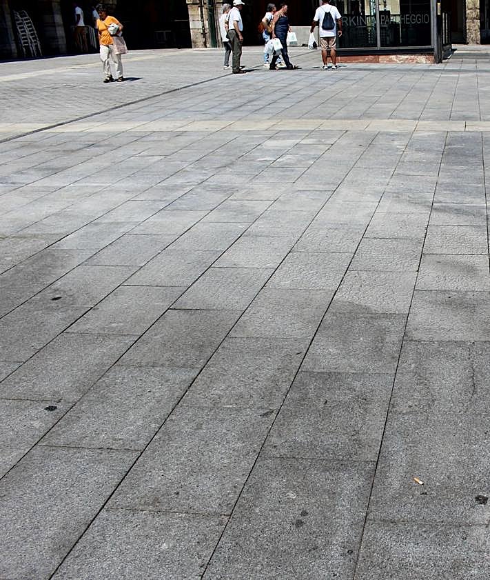 Imagen secundaria 2 - La diferencia entre las zonas ya estrenadas, más oscuras, y las abiertas el 26 de agosto, en color más claro.