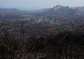 Efectos del incendio iniciado en la localidad de Yeres (León), y que ha afectado al paraje de Las Médulas.