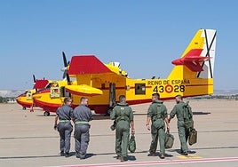 La tripulación del 43 Grupo, de camino a una de sus aeronaves